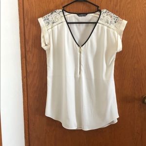 Beautiful lace short sleeve top size small